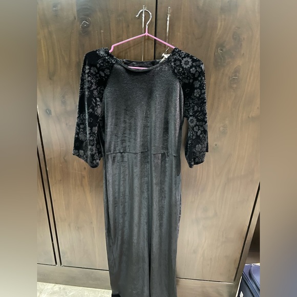 Never worn black velvet maxi dress from AND - Picture 3 of 6